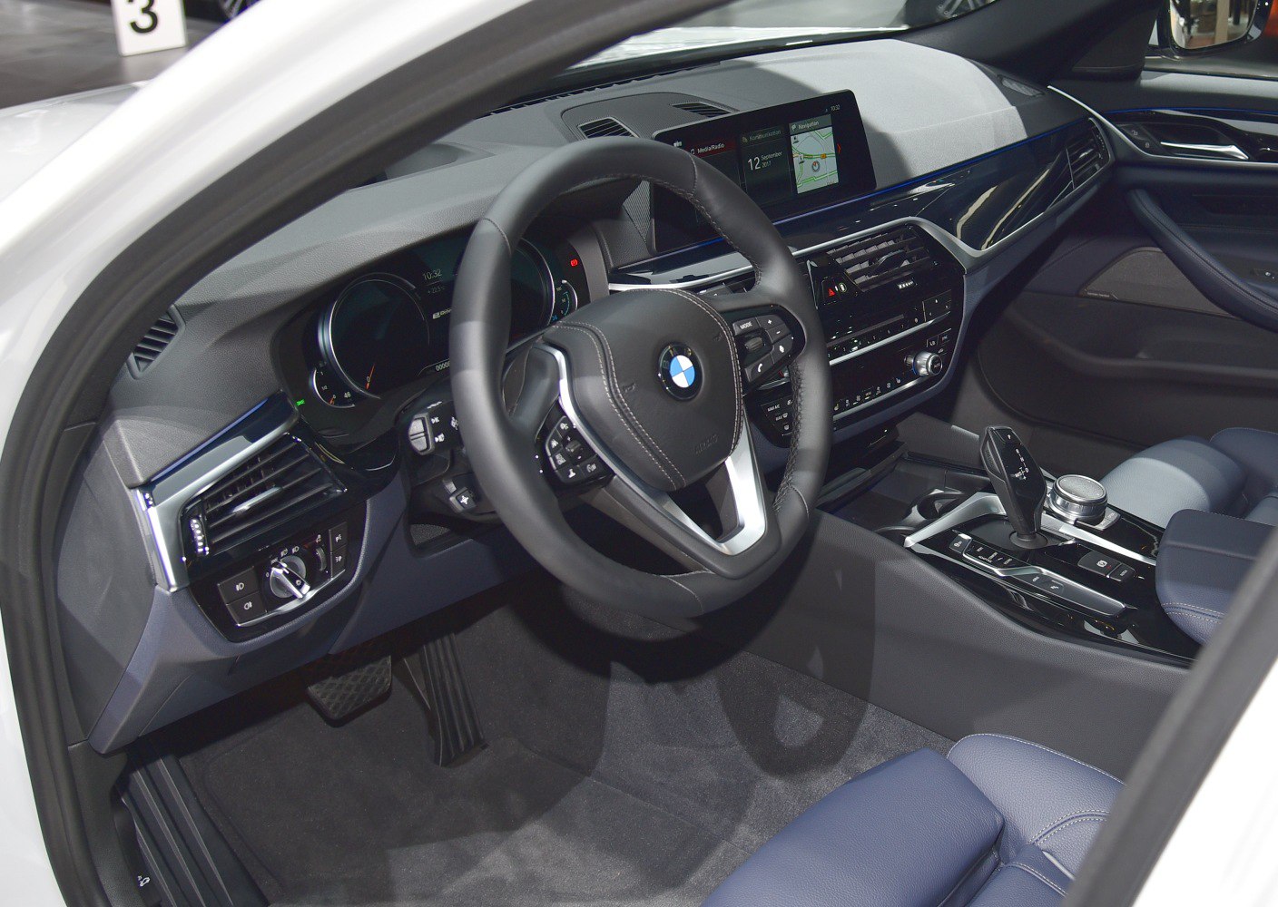 Digital dashboard, multifunction steering wheel, and modern center console