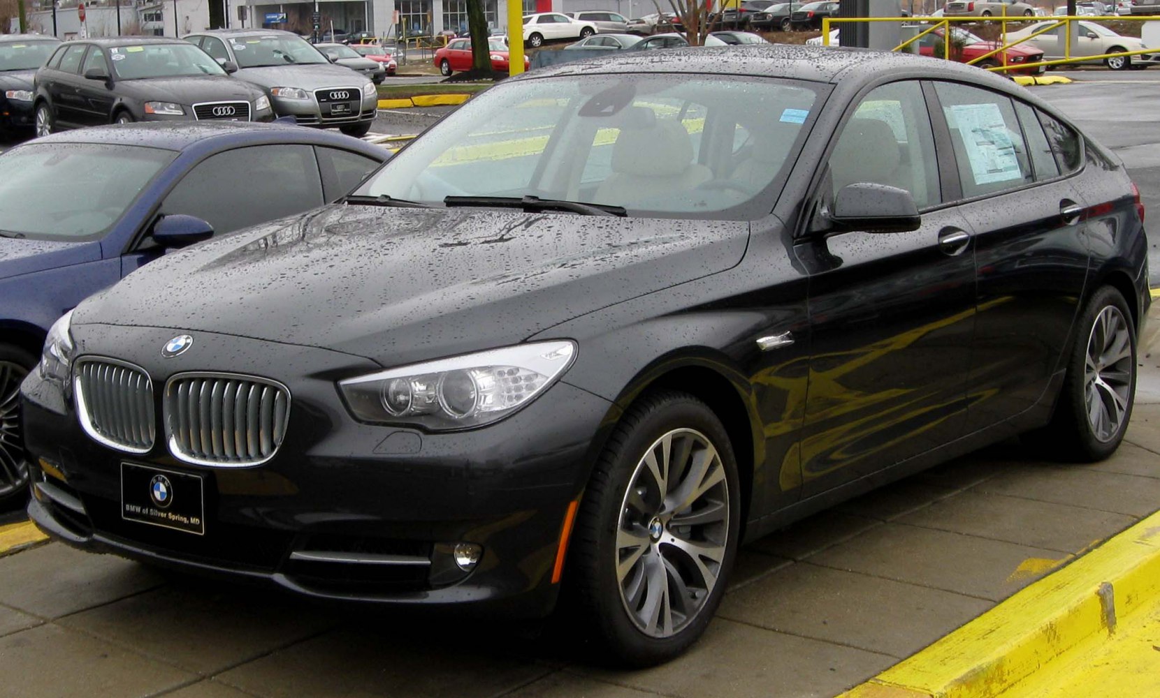 Front side view with kidney grille and alloy wheels