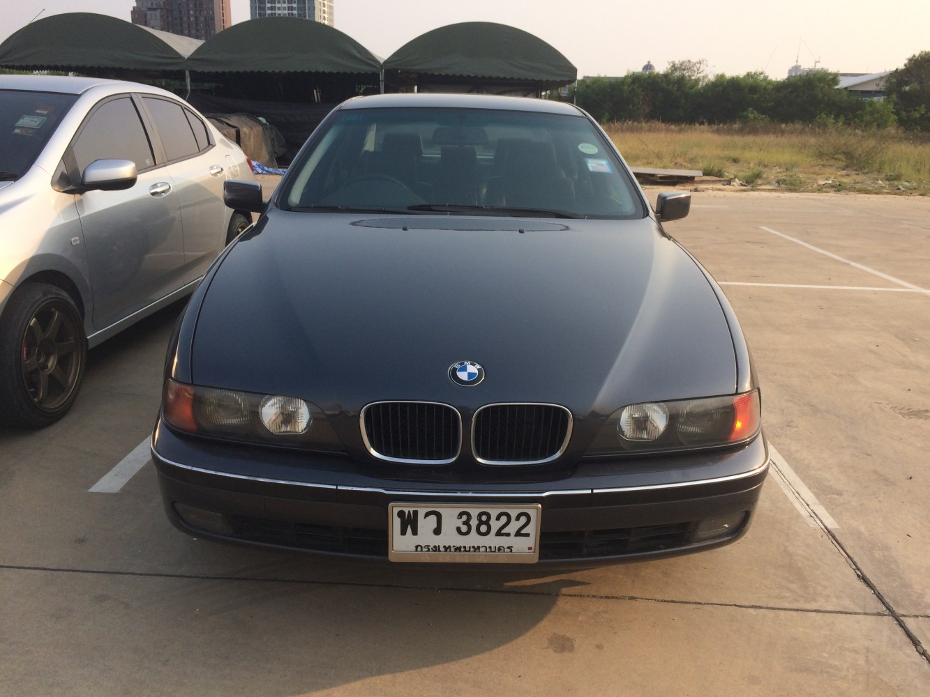 Front view with kidney grille and quad headlights