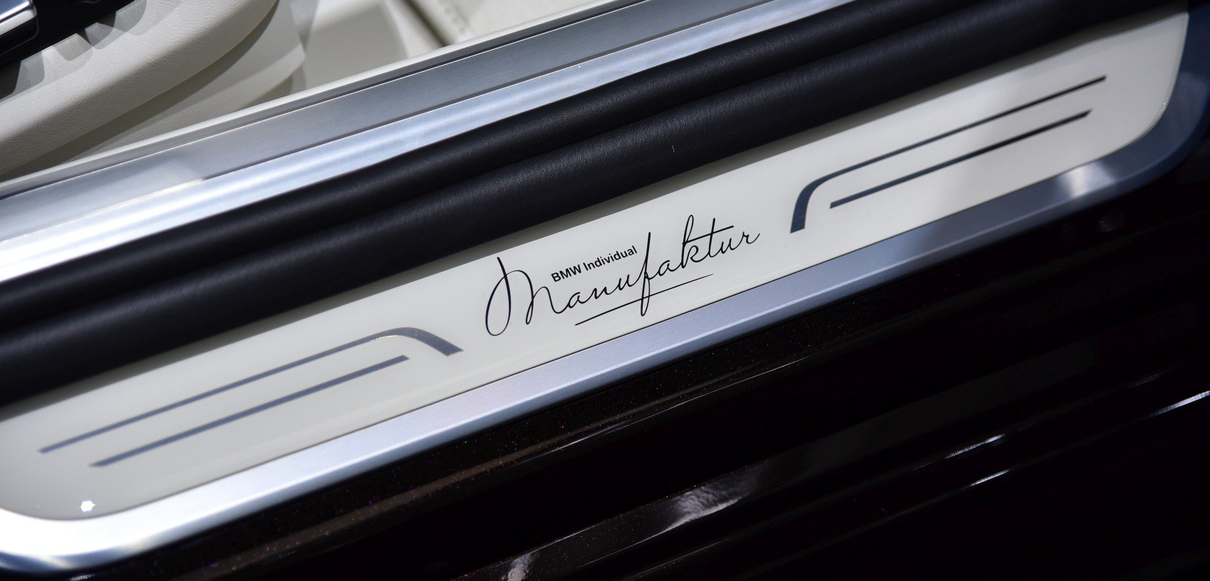 BMW Manufaktur door sill plate with sleek design and premium finish
