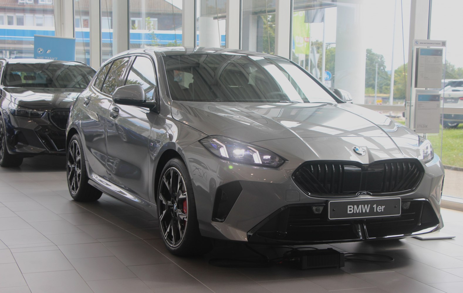 Front view with LED headlights and kidney grille