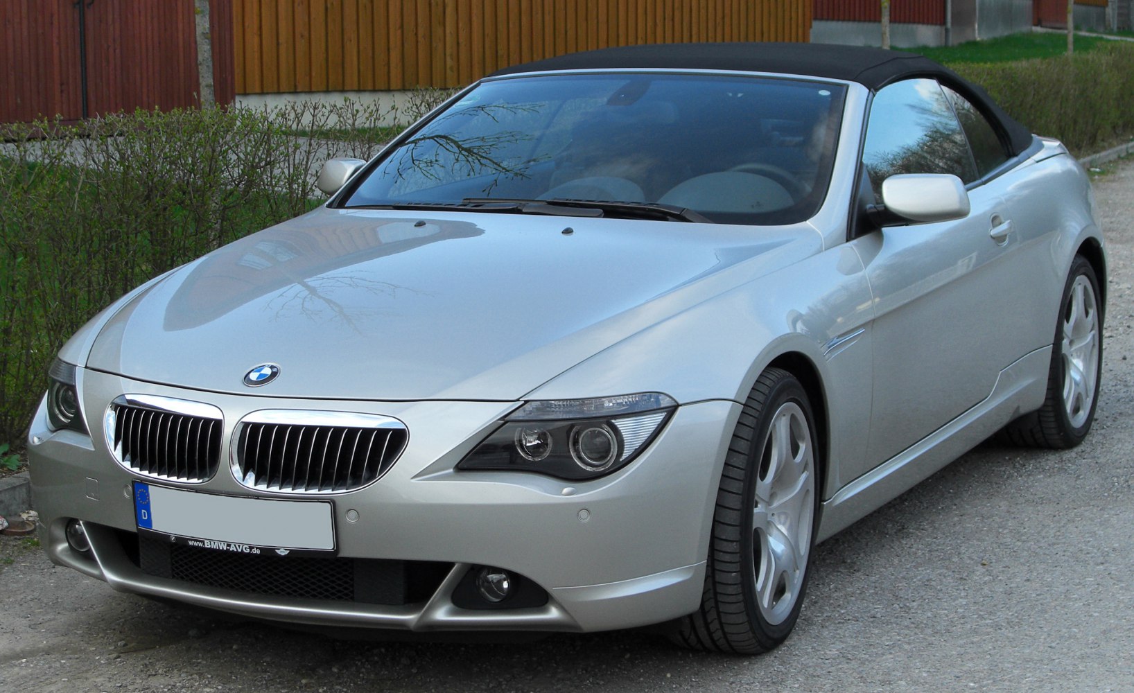 Front view of BMW 6 Series convertible with closed soft top and signature kidney grille