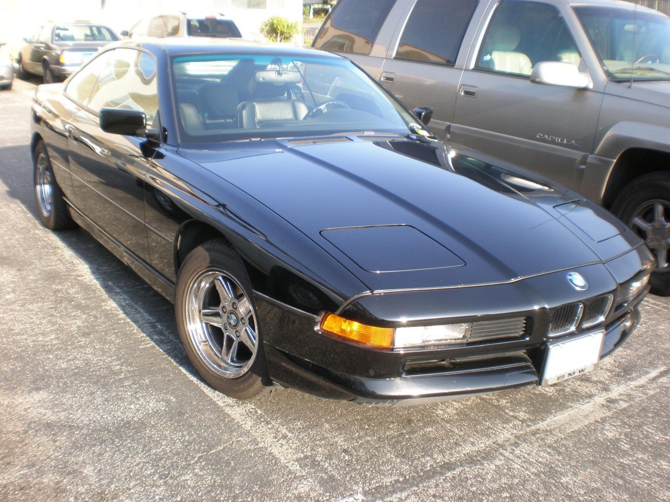 Front and side profile with pop-up headlights and alloy wheels