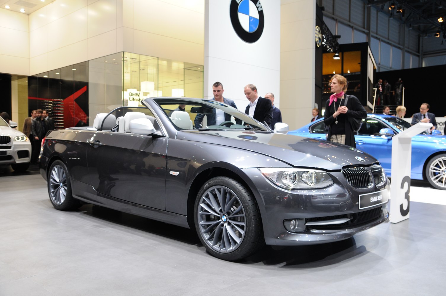 Convertible with white interior and stylish alloy wheels