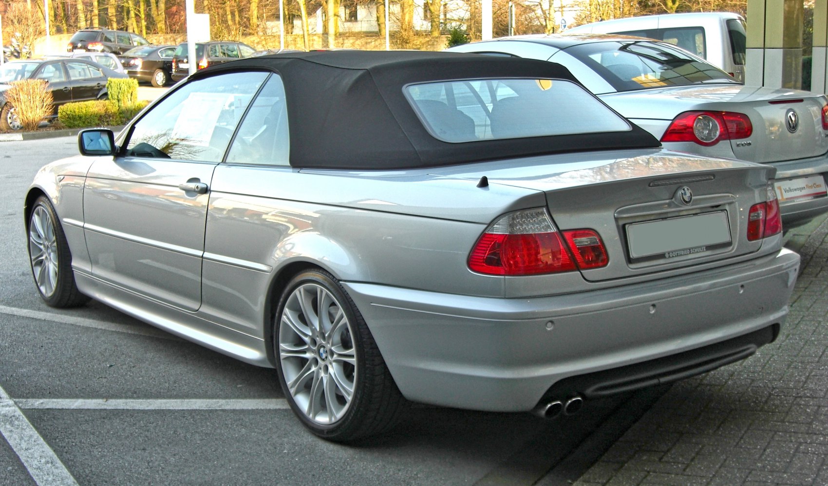 Convertible rear with soft fabric roof and dual exhaust