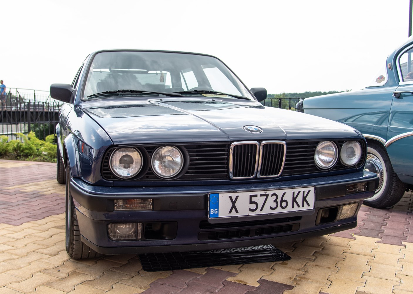 Front view with quad headlights and kidney grille of a classic BMW Sedan
