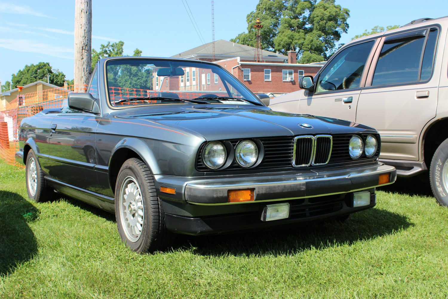 Convertible with dual round headlights and kidney grille