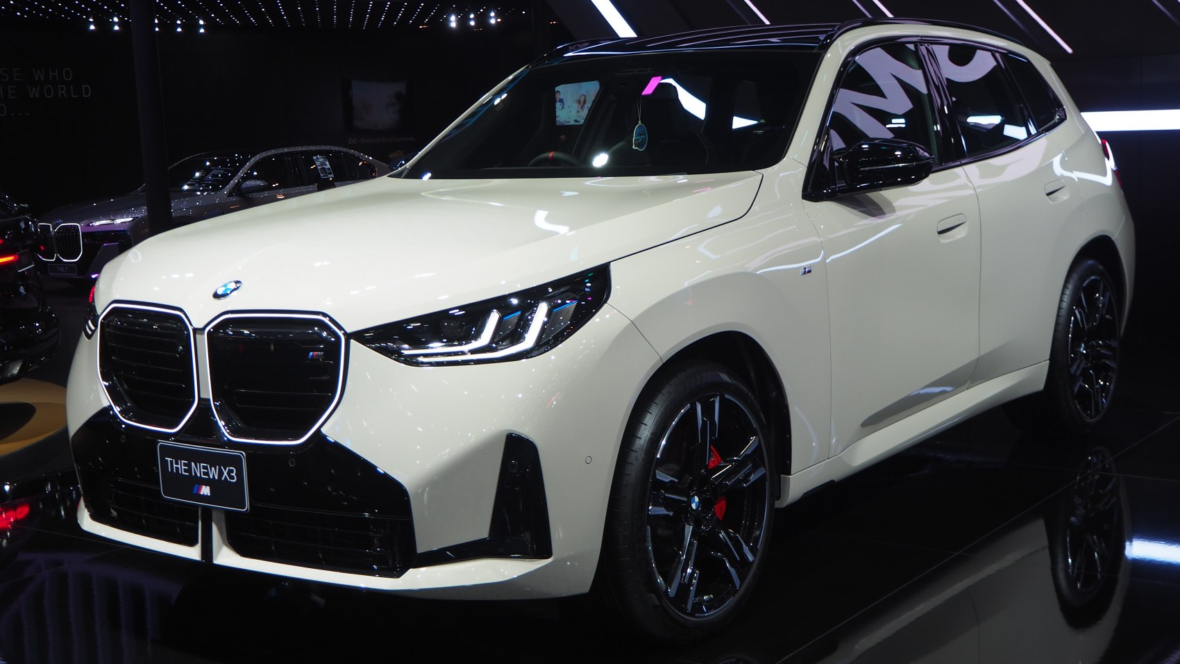 Front end with bold grille and distinctive LED headlights