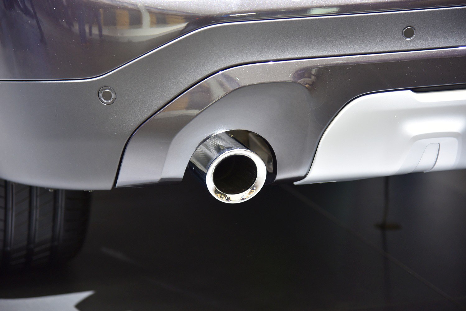 Chrome exhaust pipe and rear bumper with parking sensors