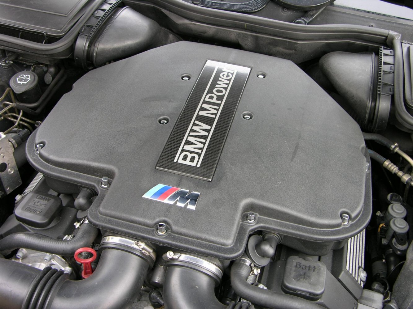 BMW M Power engine cover and intake system in engine bay