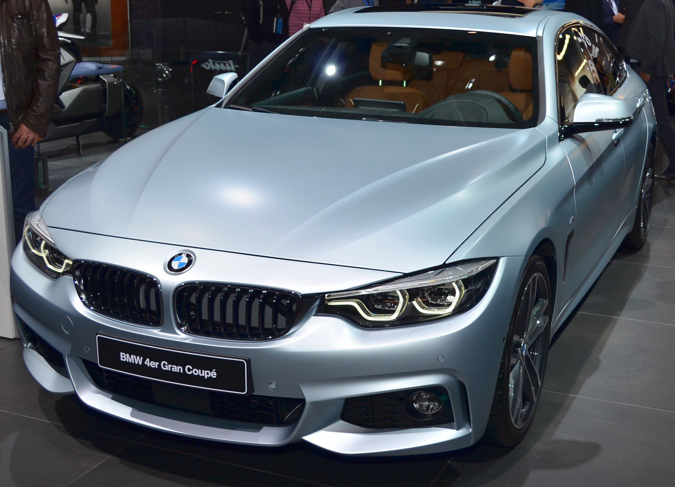 Front view with LED headlights and kidney grille