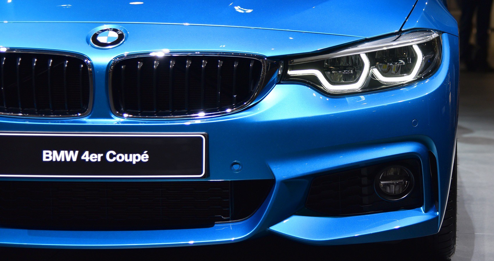 Front grille and LED headlight design with fog light