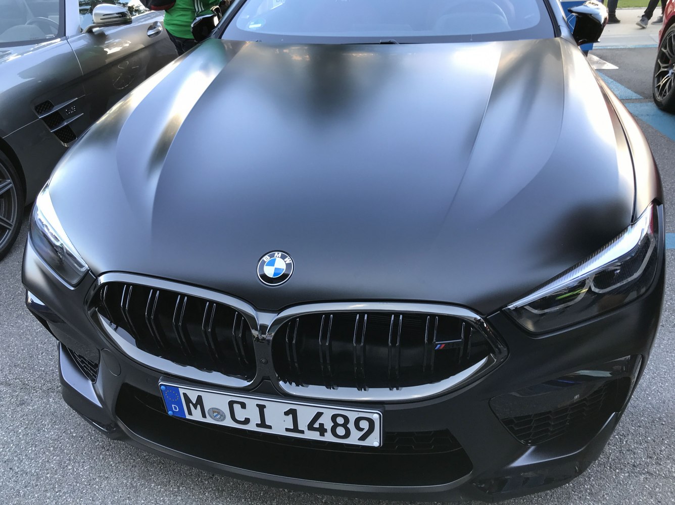 Front view with kidney grille and headlights
