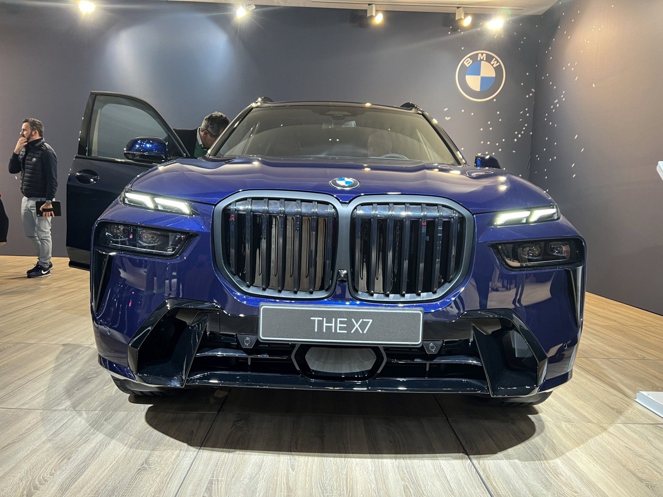 Front view with large kidney grille and split LED headlights