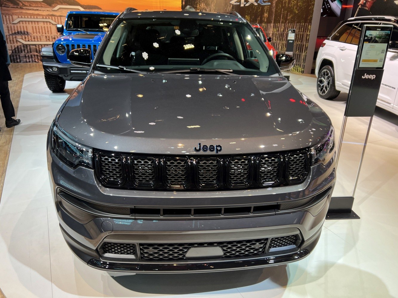 Front grille and LED headlights of a modern SUV.