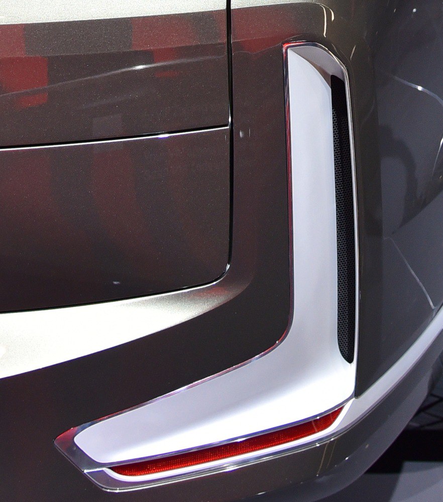 Close-up of rear light and sculpted rear panel design
