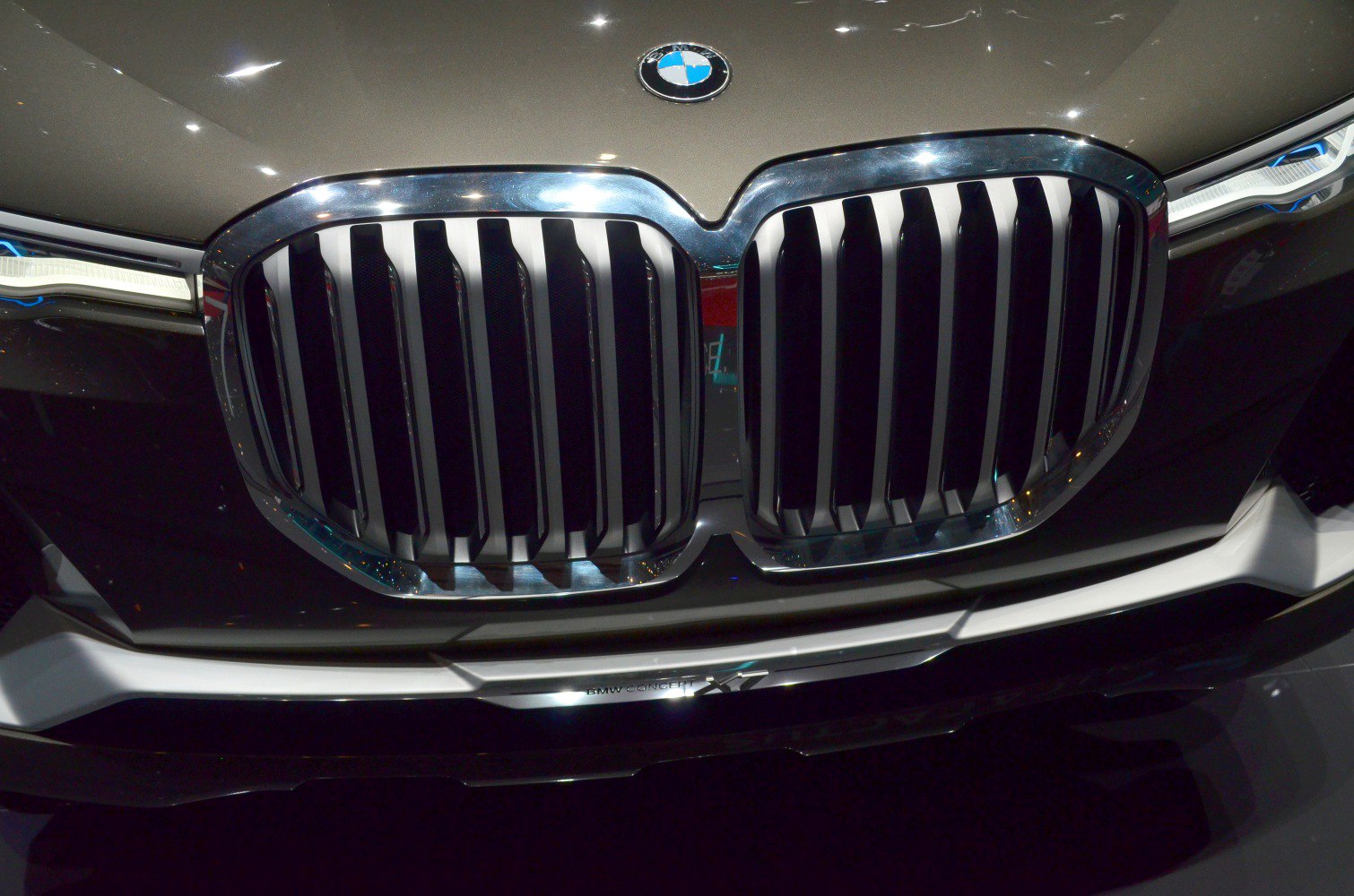 Close-up of BMW X7 concept kidney grille and sleek LED headlight