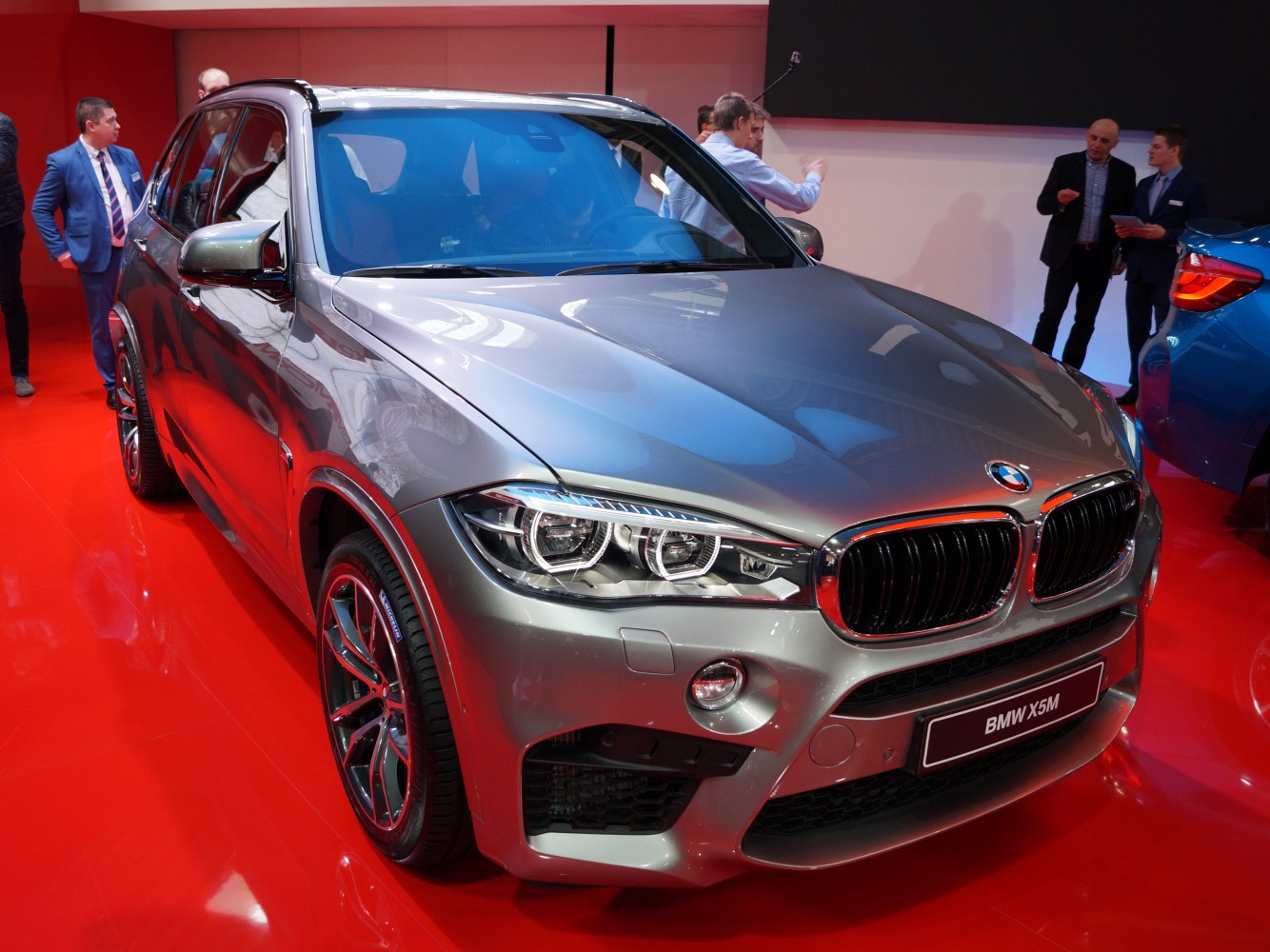 Front view with LED headlights and sporty alloy wheels