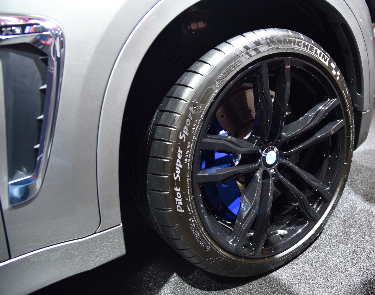Black alloy wheel with Michelin Pilot Super Sport tire
