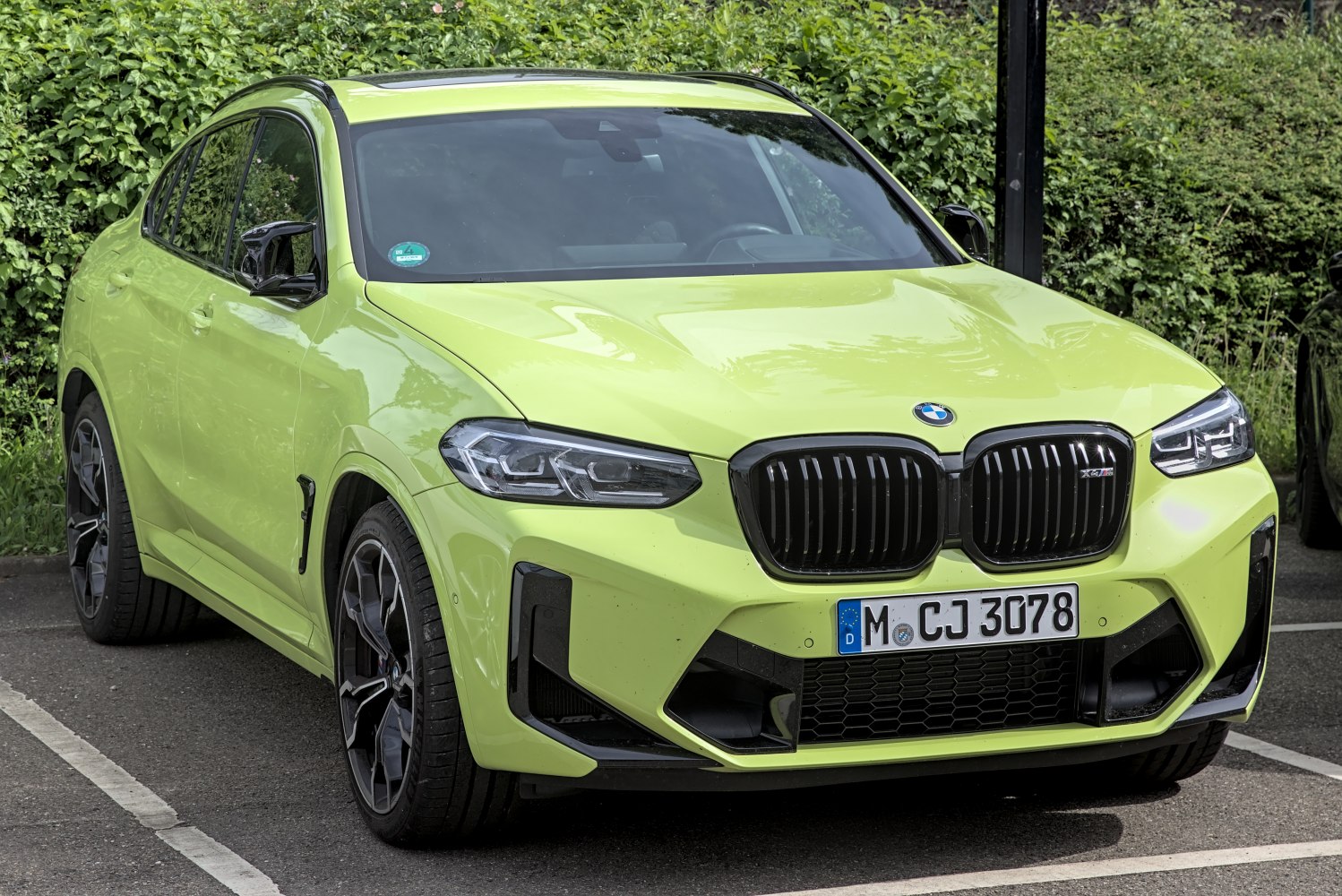 Front view with black kidney grille and LED headlights