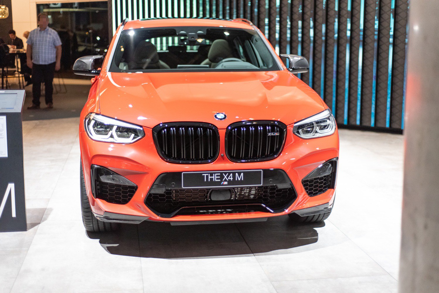 Aggressive front with black kidney grille and LED headlights