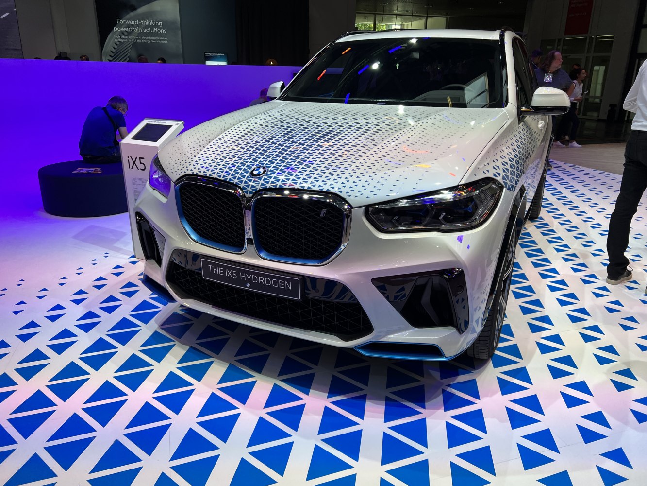 Front view of hydrogen-powered SUV with distinctive grille and headlights.