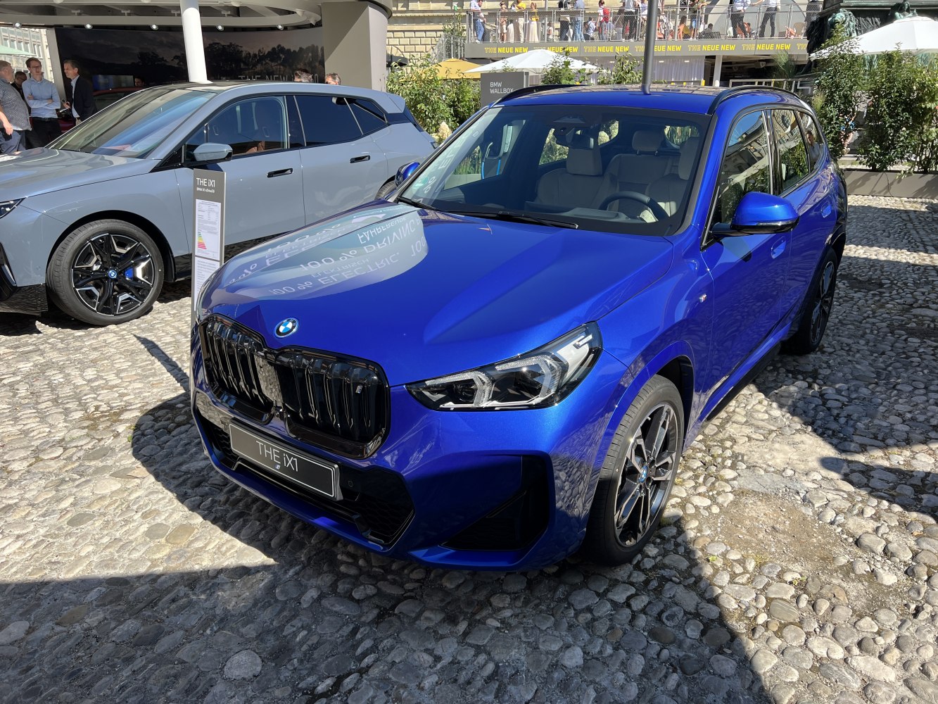 Front view with signature kidney grille and LED headlights
