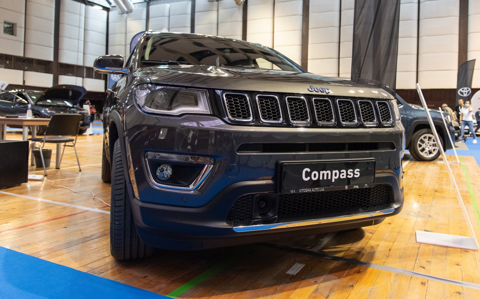 Jeep Compass II front grille and headlight design close-up