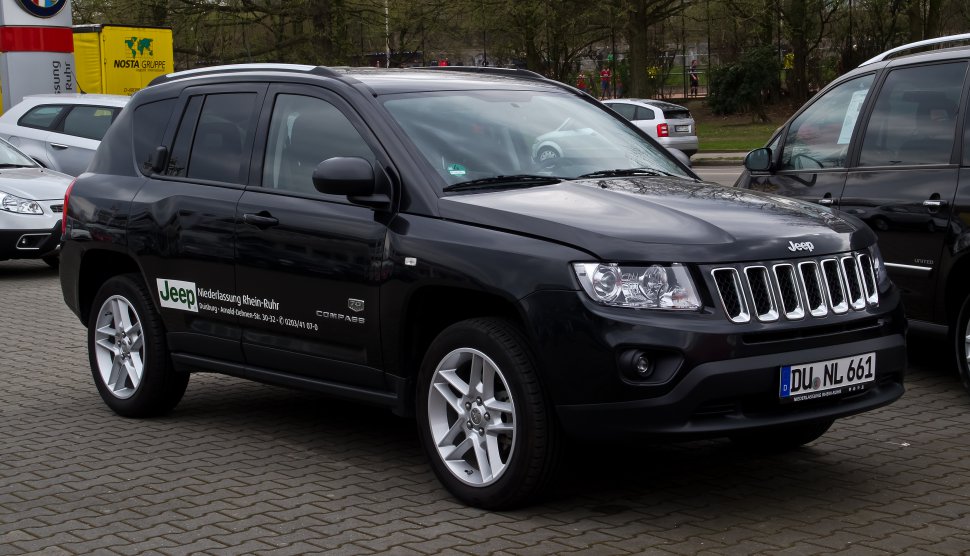 Front and side view with grille and alloy wheels