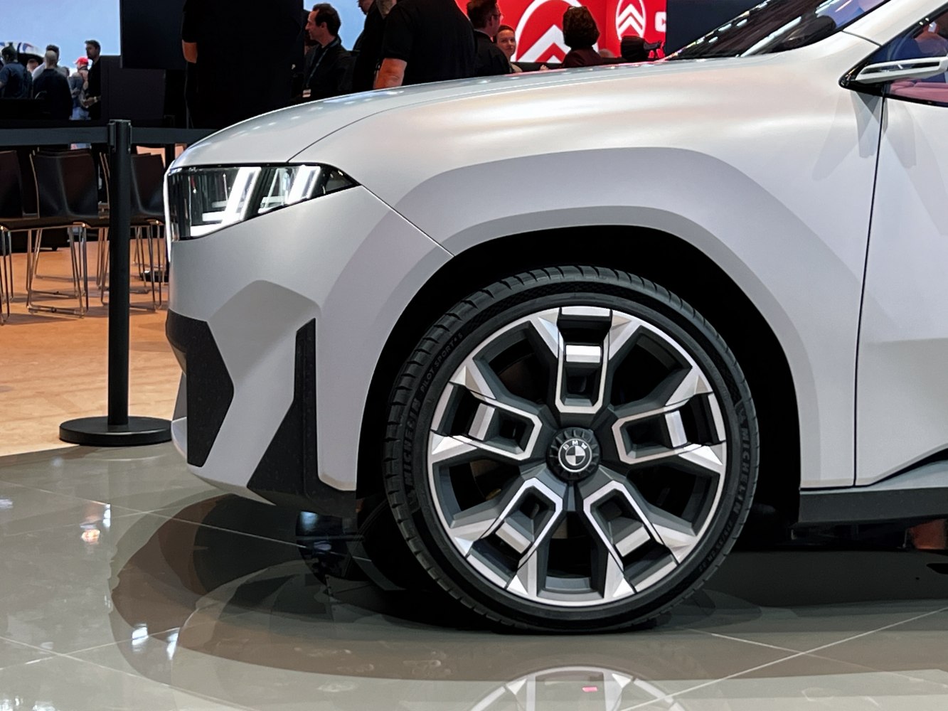 Eagle-eye LED headlights and intricate alloy wheel design