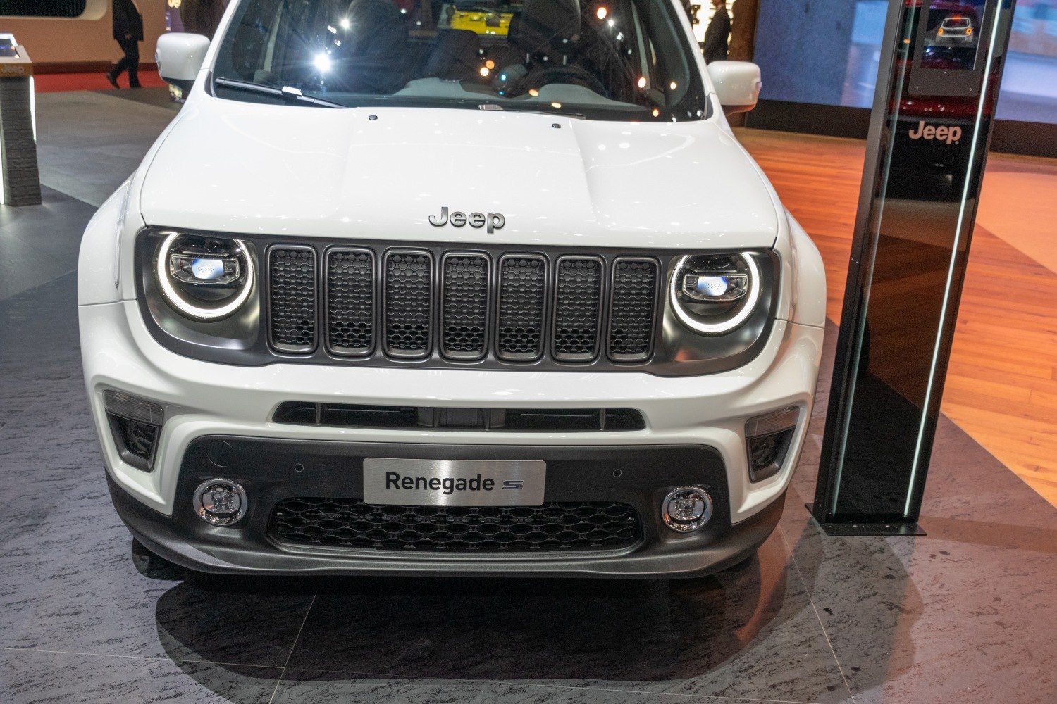 Front view with LED halo headlights and seven-slot grille