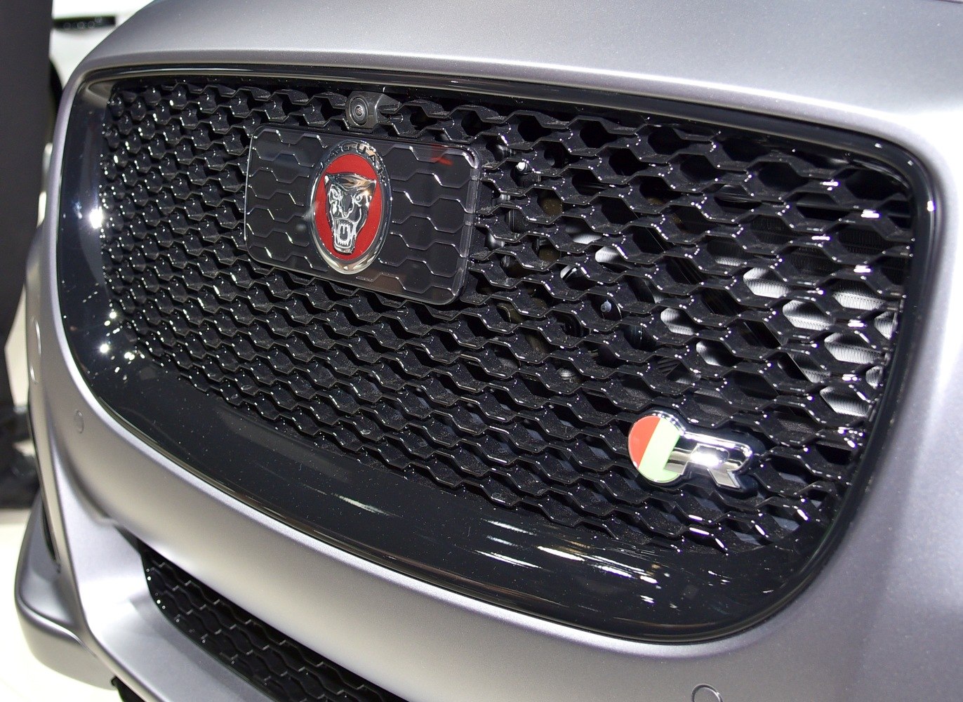 Jaguar XJ Long front honeycomb mesh grille with R badge