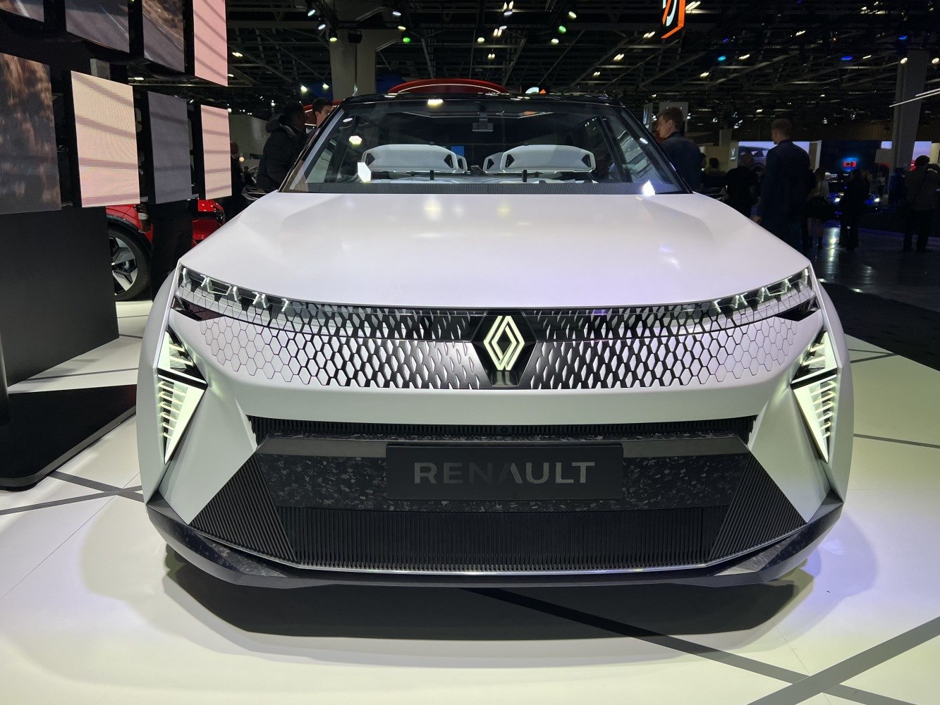 Futuristic front fascia with hexagonal grille and LED headlights