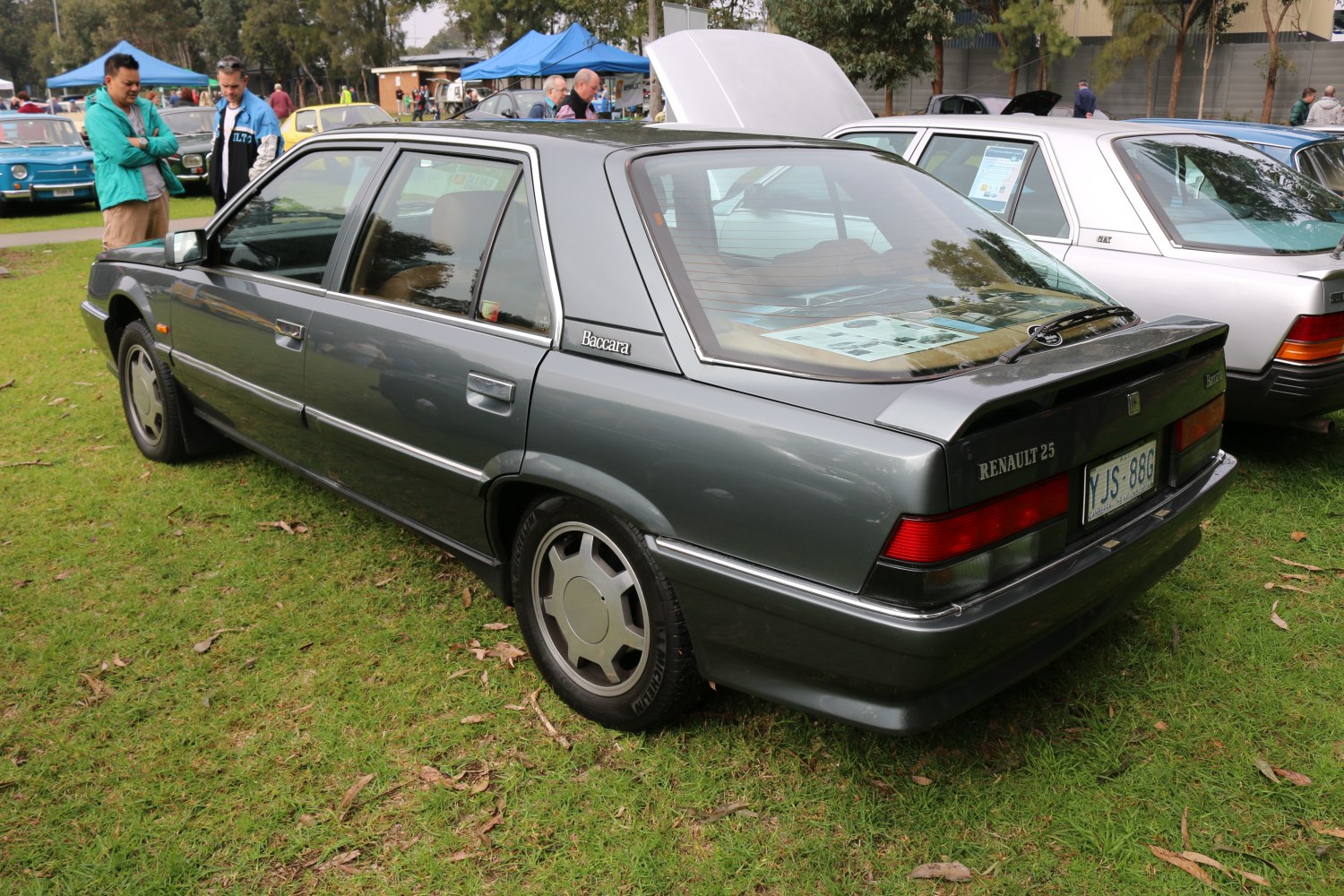 Renault 25 rear-side hatchback with alloy wheels