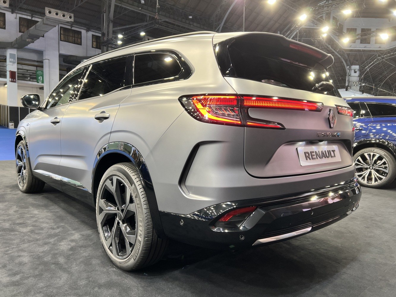 Sleek rear design with full LED taillights and large alloy wheels