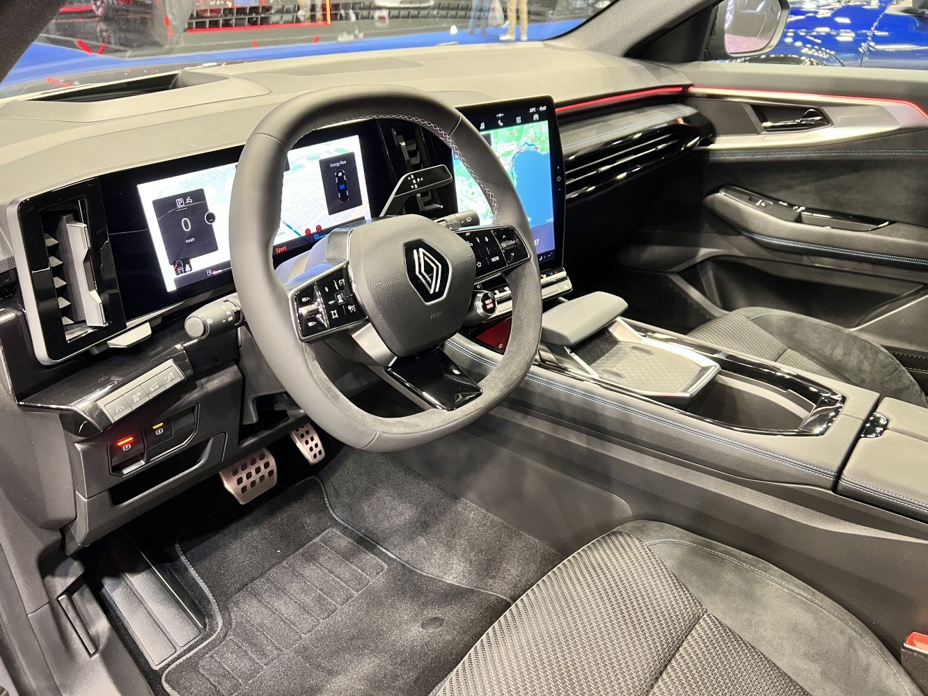 Digital dashboard with dual displays and multifunction steering wheel