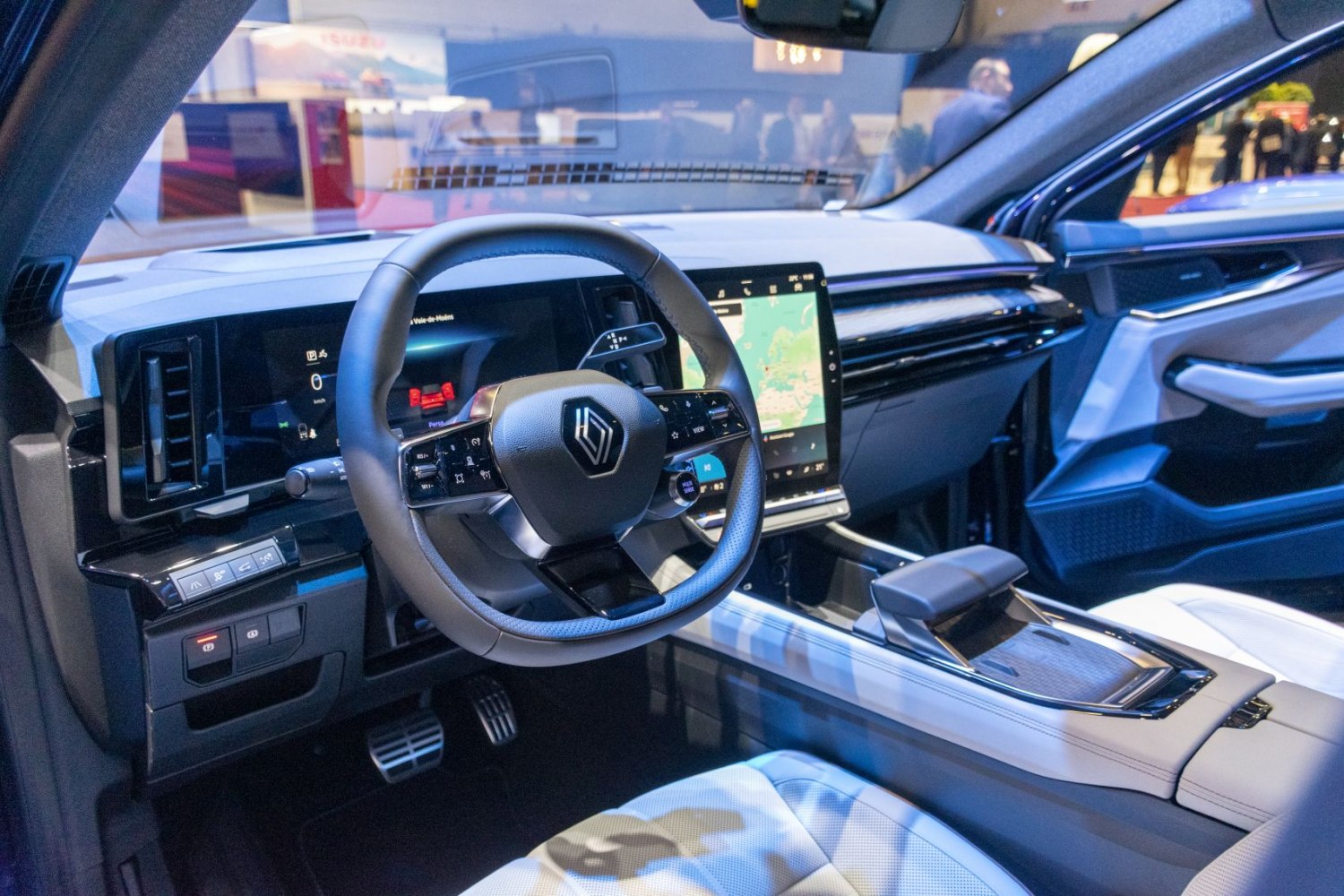 Digital dashboard and touchscreen infotainment with multifunction steering wheel