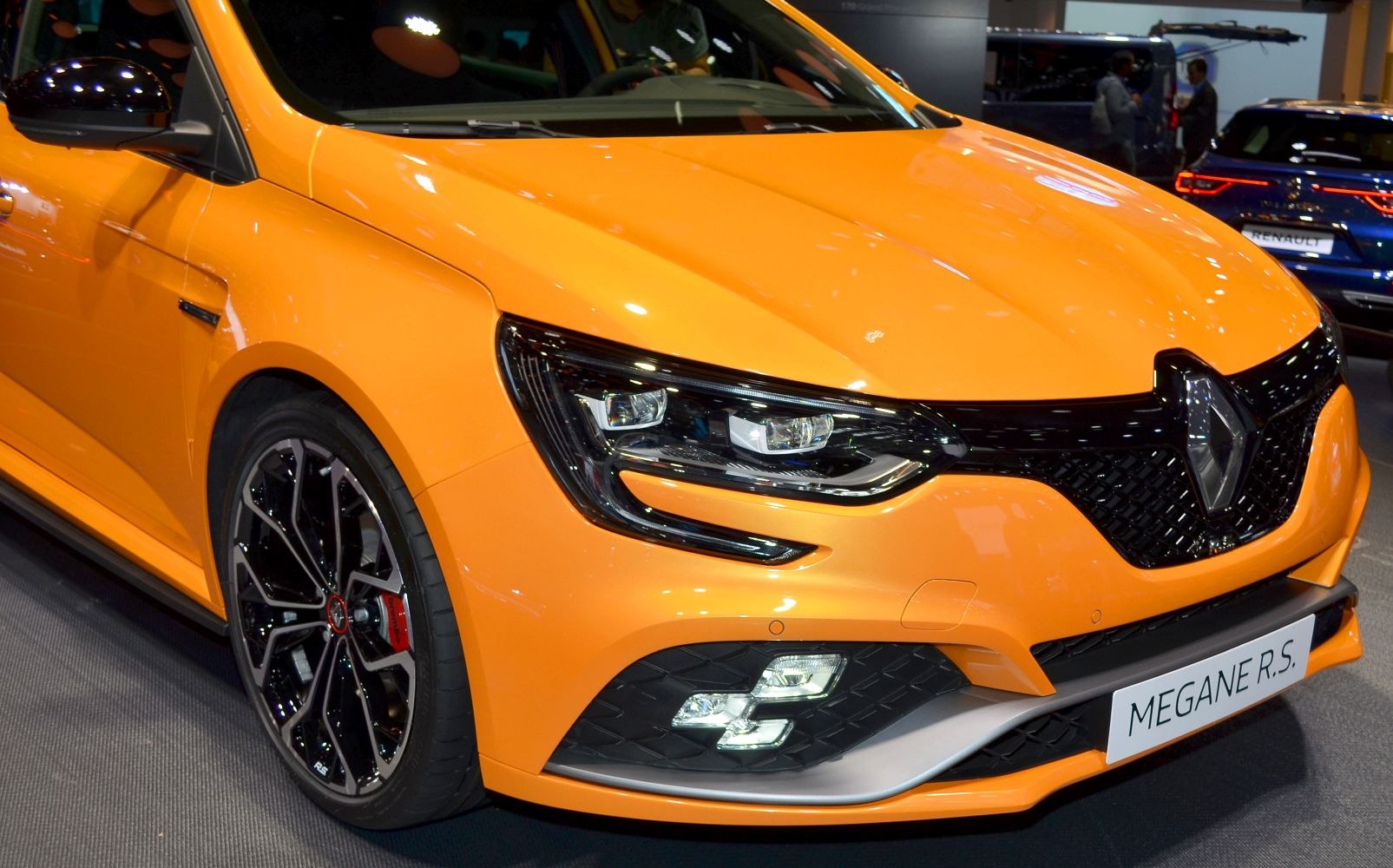 Front close-up with LED headlights and sporty alloy wheel