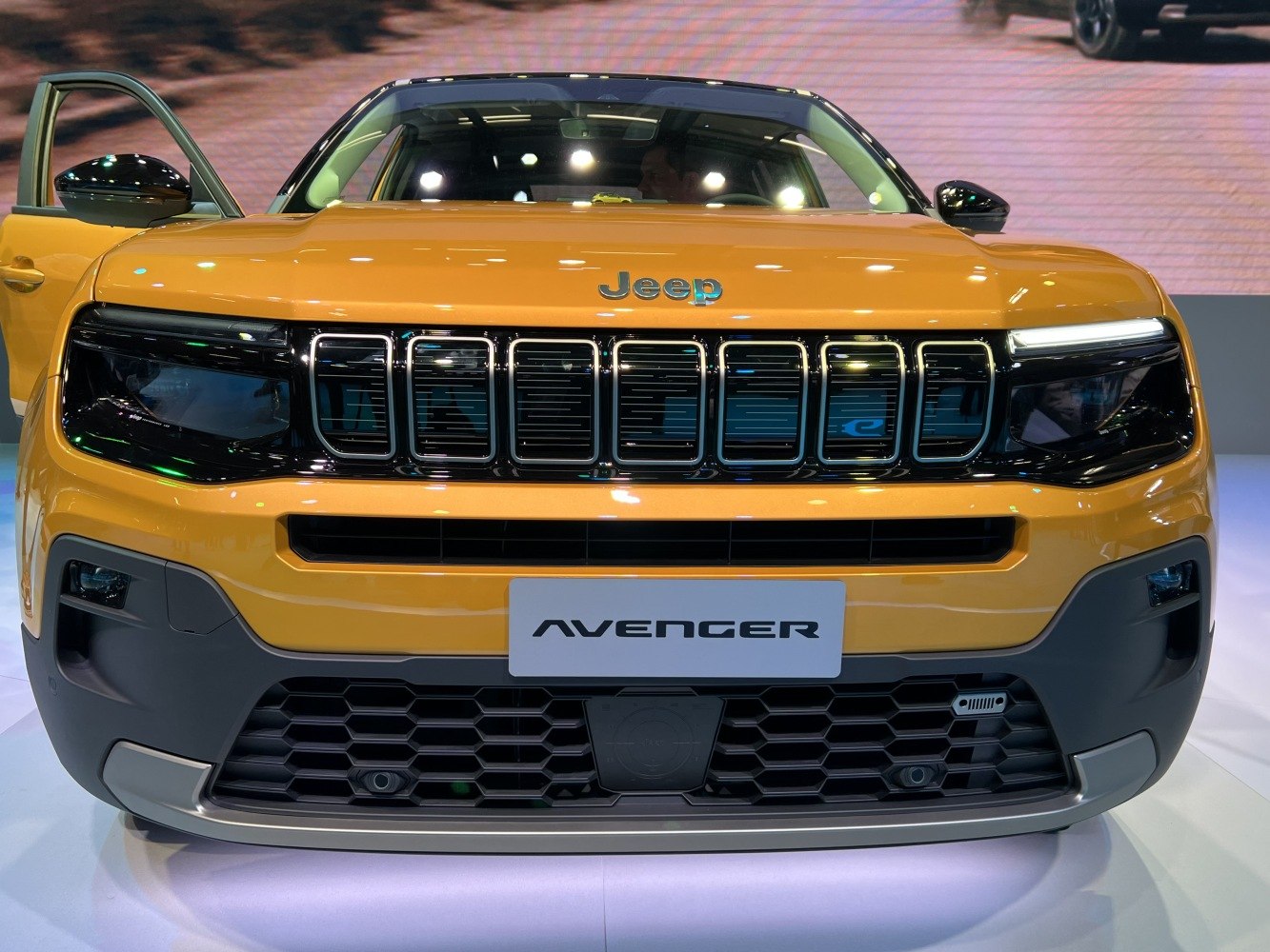 Front view with distinctive grille and LED headlights
