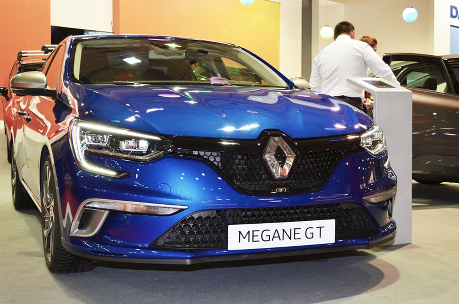 Front fascia with LED headlights and honeycomb grille