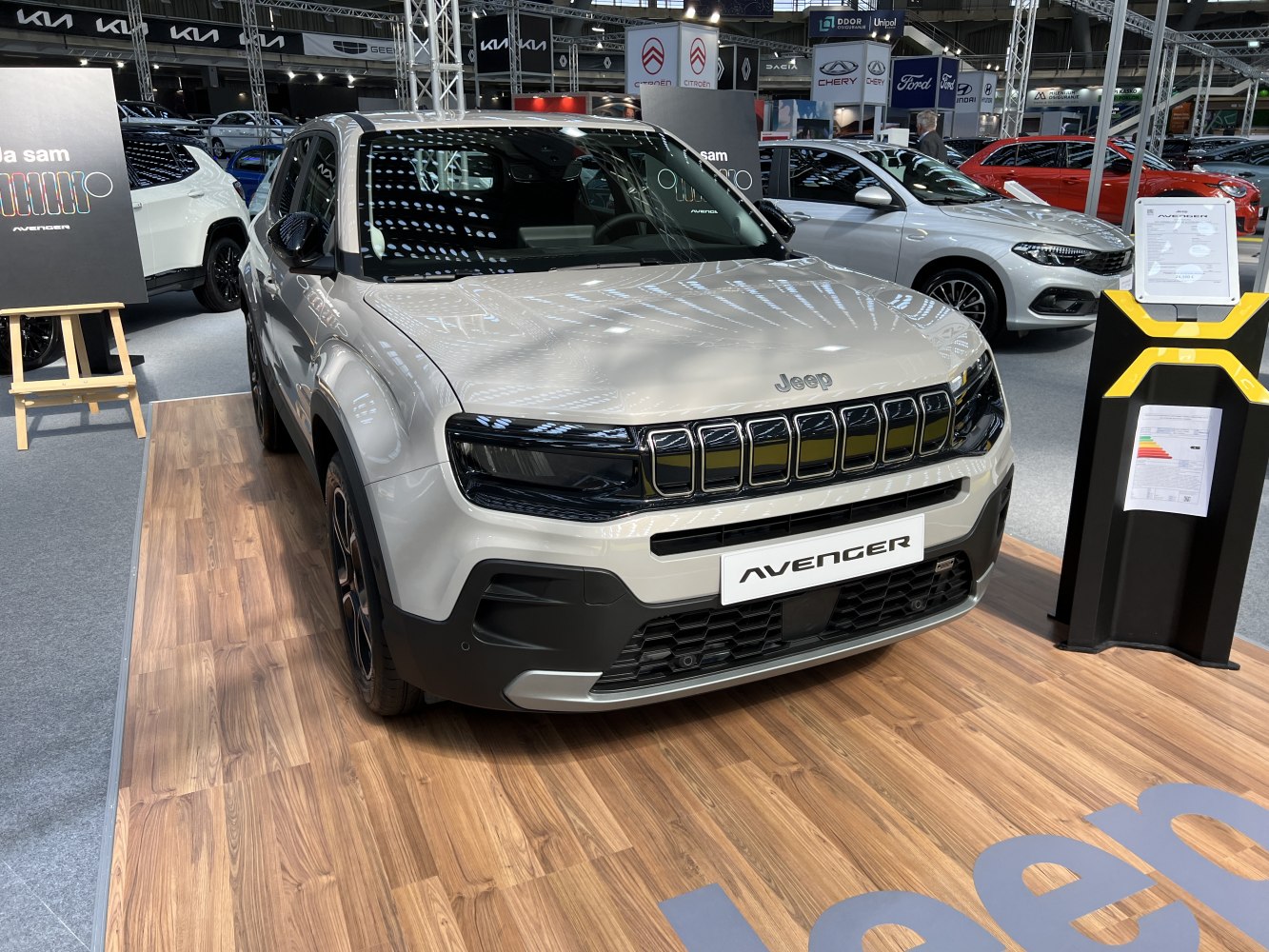 Front view with distinctive grille and LED headlights