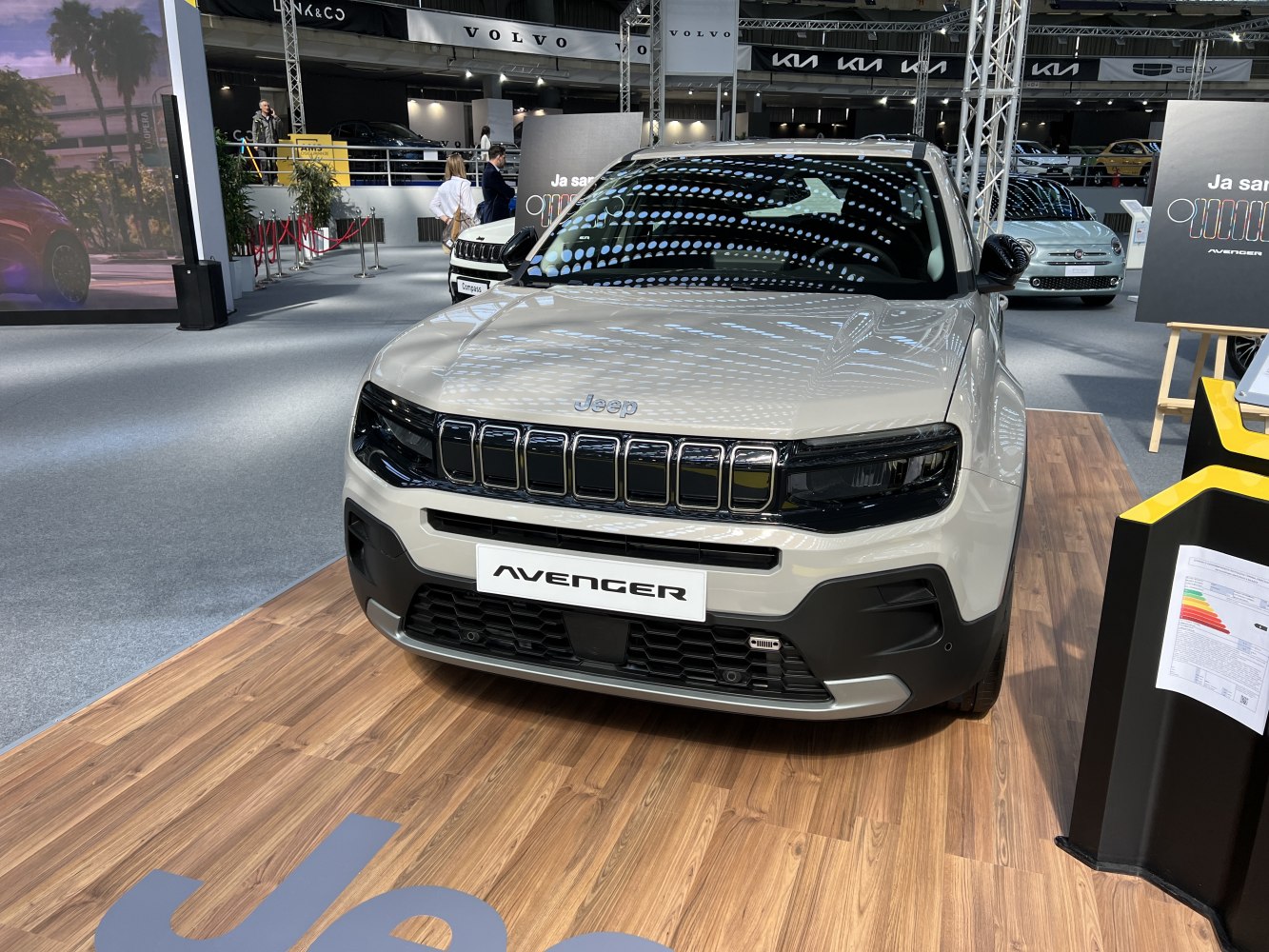 Front view with seven-slot grille and LED headlights