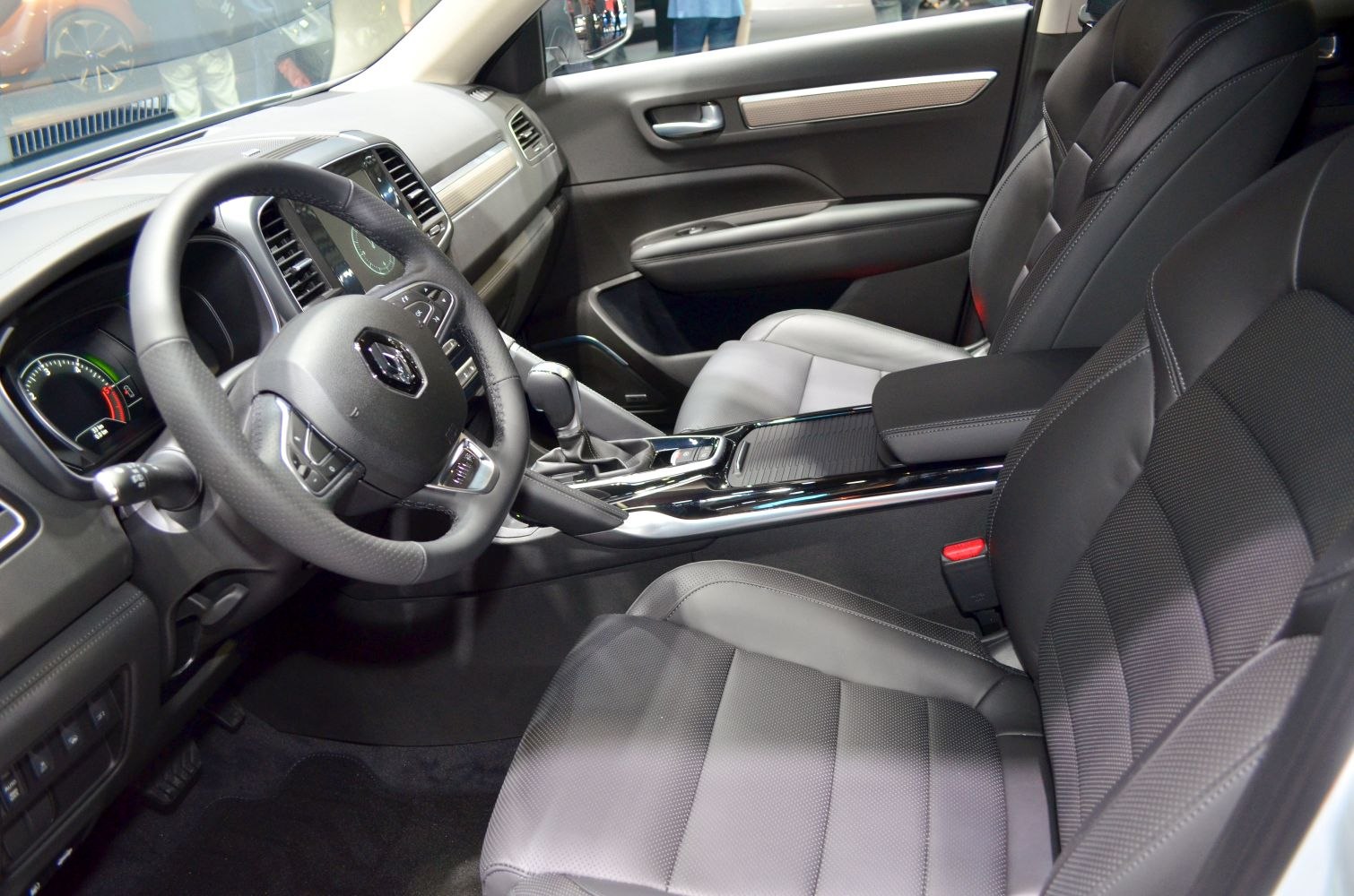 Leather seats and ergonomic dashboard interior