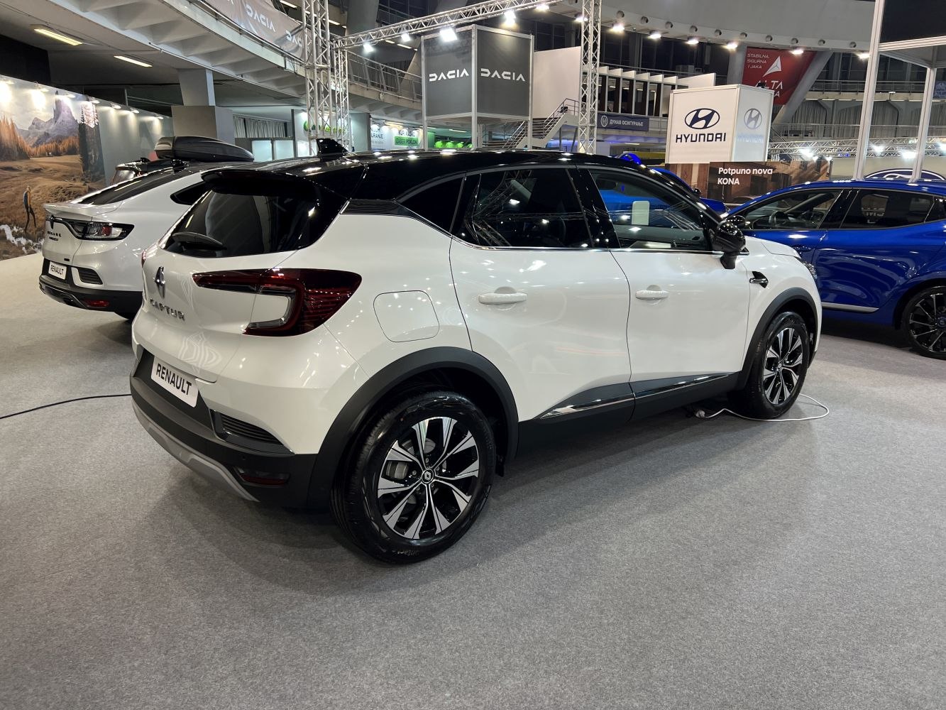 Rear and side profile with two-tone paint and alloy wheels