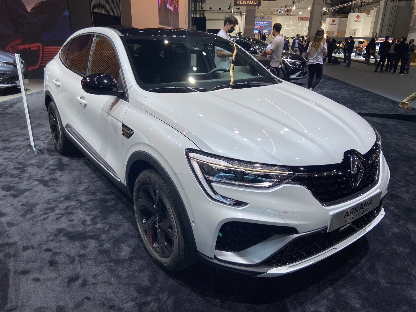 Front view with LED headlights and black alloy wheels