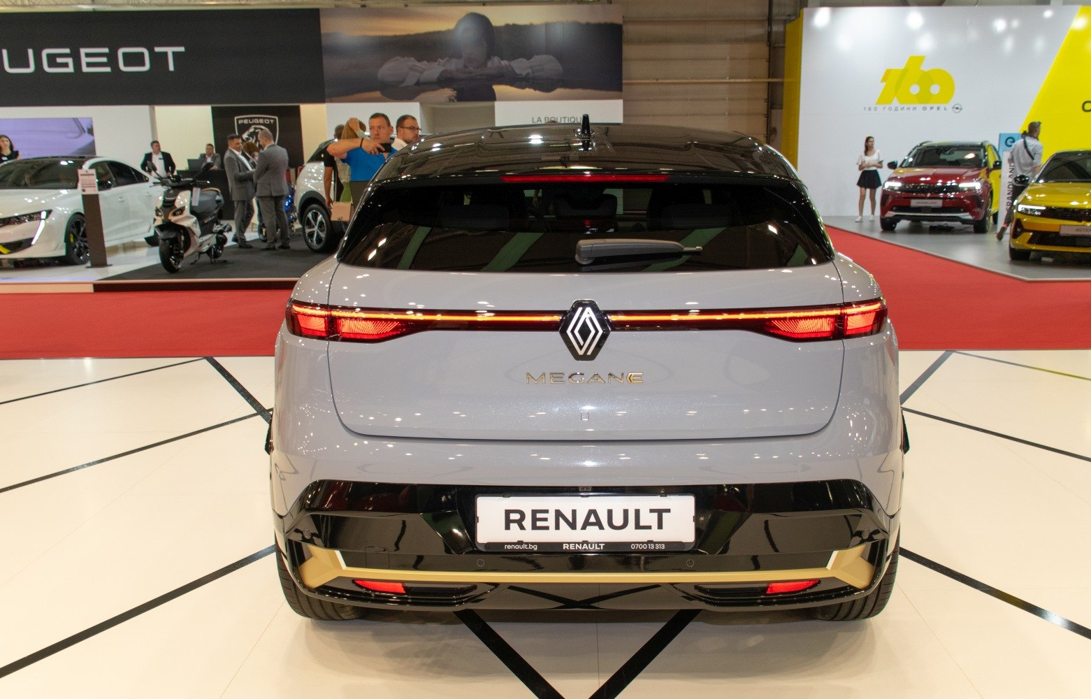 Rear view with connected LED taillights and black roof