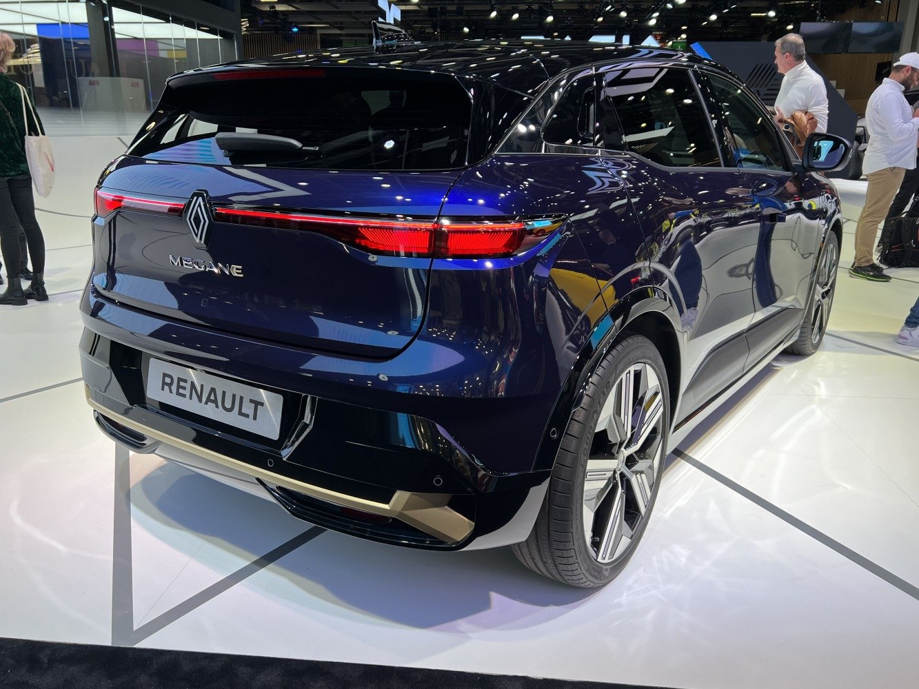 Rear design with full-width LED tail light and alloy wheel