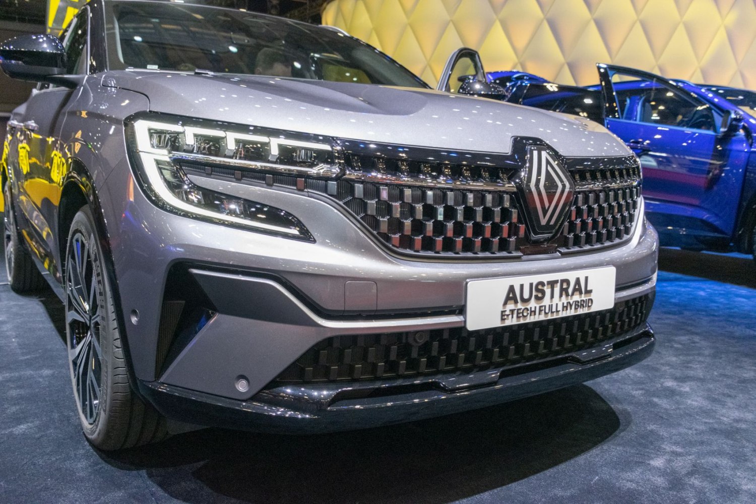 Front grille and LED headlights with sleek hybrid SUV design