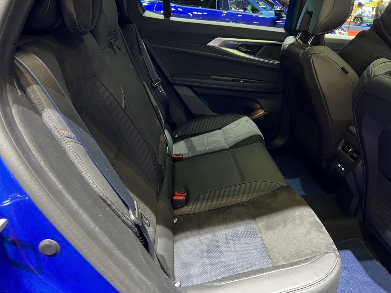 Rear seats with premium upholstery and spacious legroom