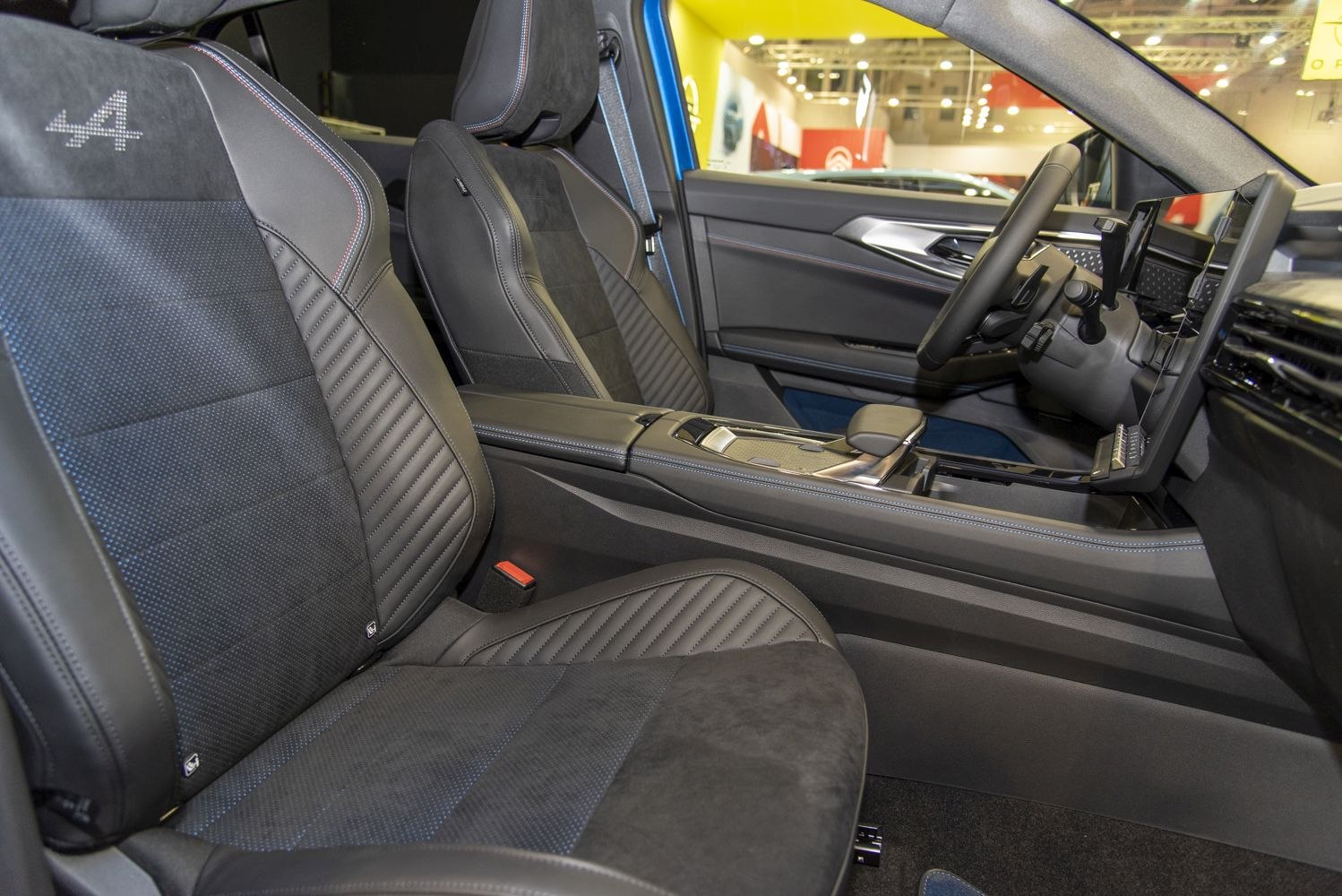 Luxury sport seats with 4 control and modern digital dashboard